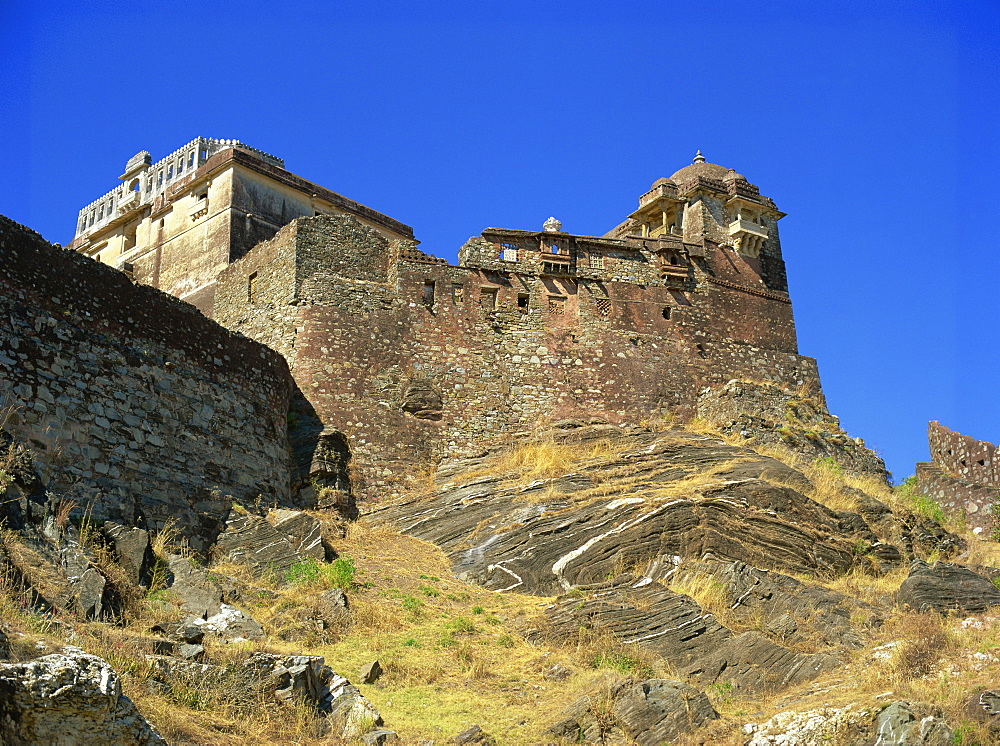 Badal Mahal (Cloud Palace) on peak of a rocky outcrop, Kumbalgarh Fort, Rajasthan state, India, Asia