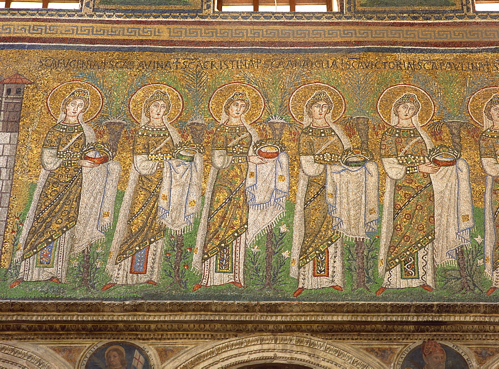 The 6th century mosaics in the Basilica of Sant'Apollinare Nuovo, Ravenna, UNESCO World Heritage Site, Emilia-Romagna, Italy, Europe