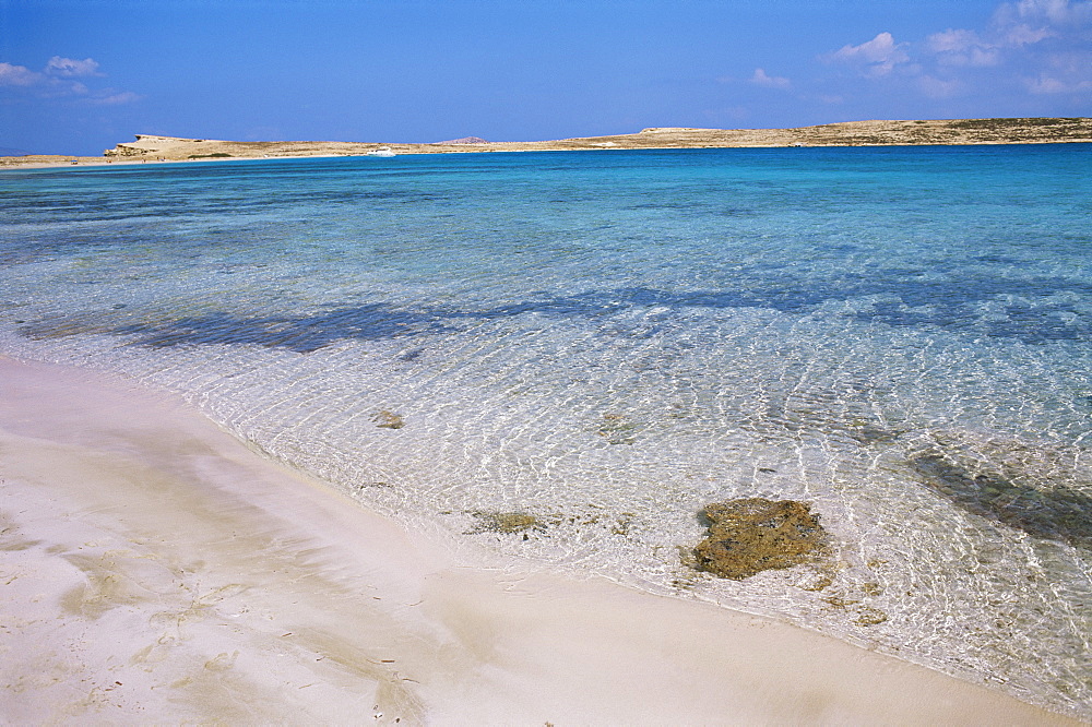 Beach at Pori Bay, eastern end of the island of Koufounissia, Lesser Cyclades, Greece, Europe