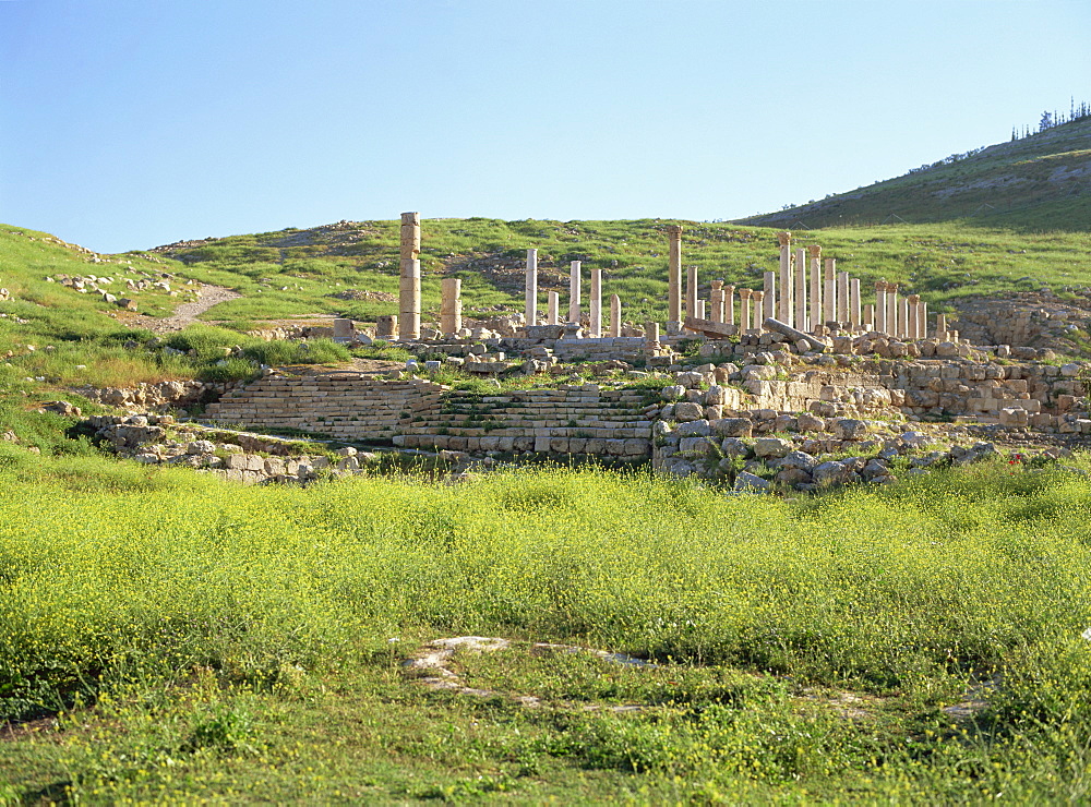 Columns of Byzantine Civic Centre Church dating from around 400 AD, built over earlier Roman civic centre, Pella, Jordan Valley, Jordan, Middle East