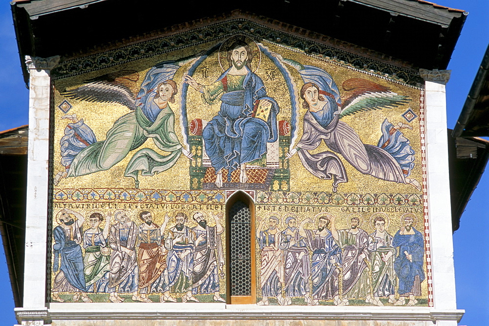 Mosaic of Christ in Majesty dating from the 13th century, Church of San Frediano, Lucca, Tuscany, Italy, Europe