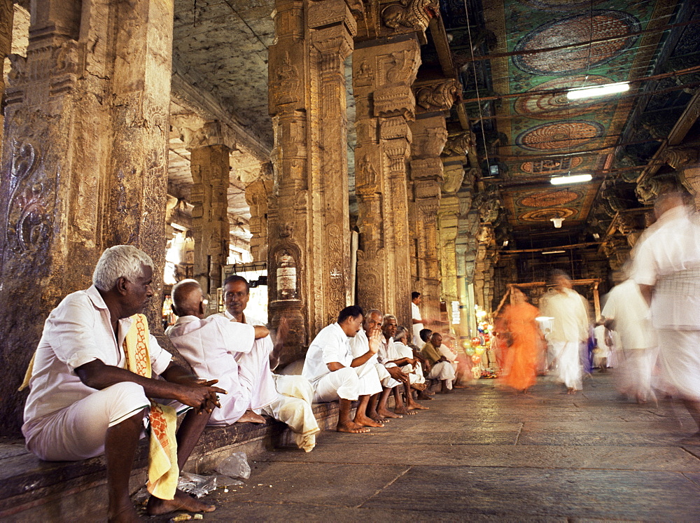 Entrance hall (east gate) to the Sri Meenakshi Temple, Madurai, Tamil Nadu state, India, Asia