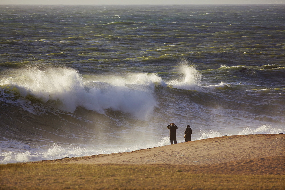 Surf on Loe Bar, near Porthleven, Cornwall, England, United Kingdom, Europe