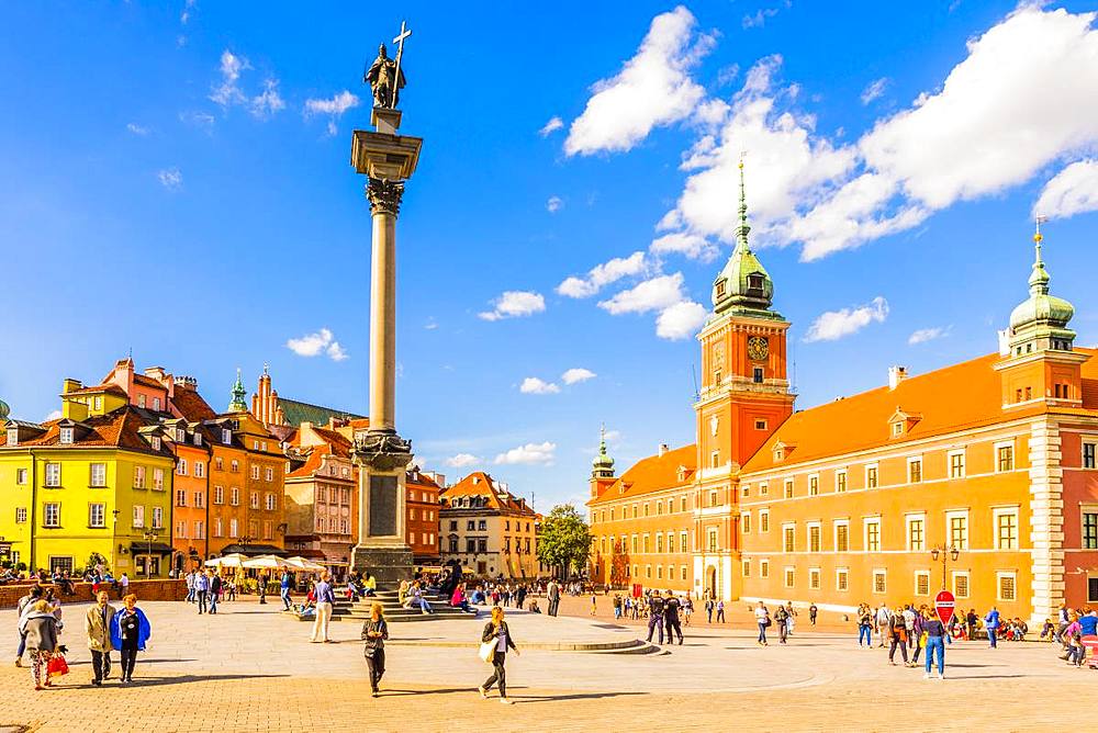 Royal Castle and Sigismund's Column in Plac Zamkowy (Castle Square), Old Town, UNESCO World Heritage Site, Warsaw, Poland, Europe