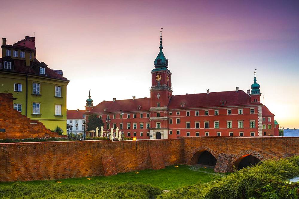 Royal Castle in Plac Zamkowy (Castle Square) at dawn, Old Town, Warsaw, Poland, Europe