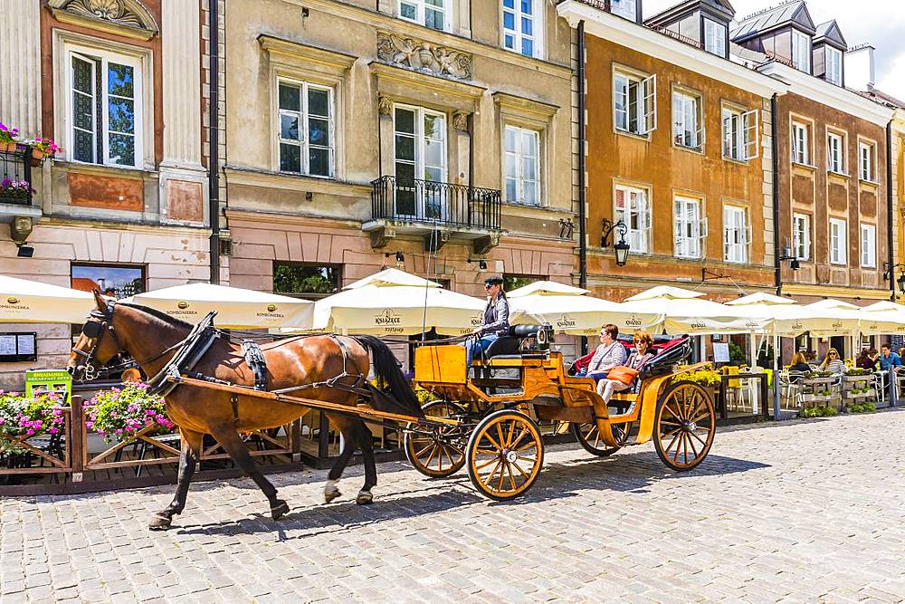 Horse and carriage, Old Town, Warsaw, Poland, Europe