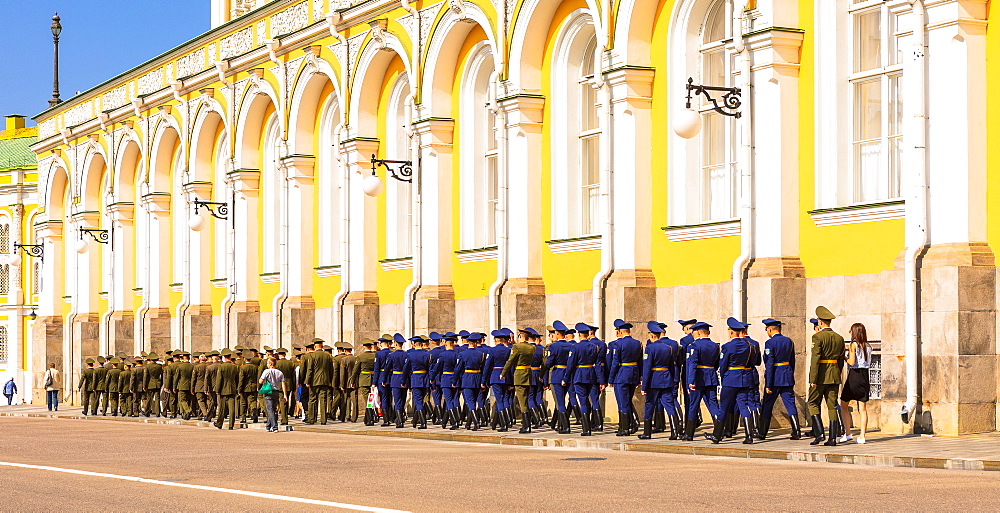 Soldiers marching in the Kremlin in front of Grand Kremlin Palace, UNESCO World Heritage Site, Moscow, Russia, Europe