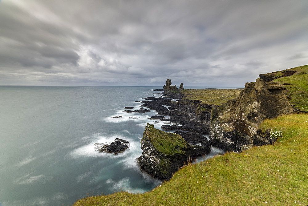 Londranger Bird cliffs, Snaefellsnes, Iceland, Polar Regions