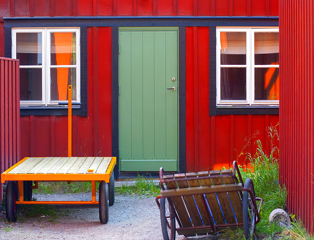 Painted holiday cottage on one of the islands in the Stockholm archipelago, Sweden, Scandinavia, Europe