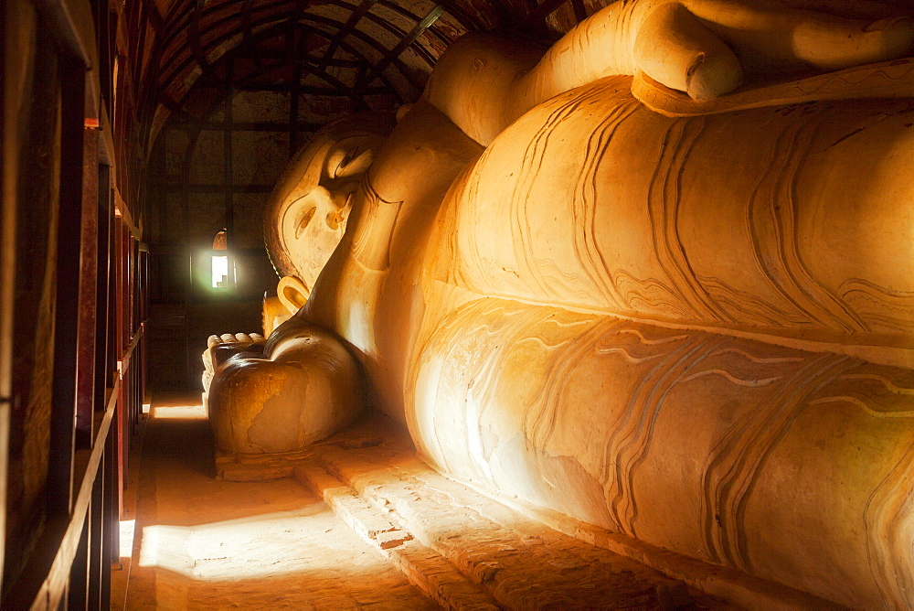 60-foot long Reclining Buddha at Shinbinthalyaung Temple, Bagan (Pagan), Myanmar (Burma), Asia