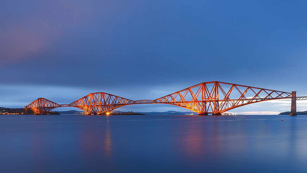 The Forth Rail Bridge on the Firth of Forth at dawn, UNESCO World Heritage Site, South Queensferry, Edinburgh, Lothian, Scotland, United Kingdom, Europe