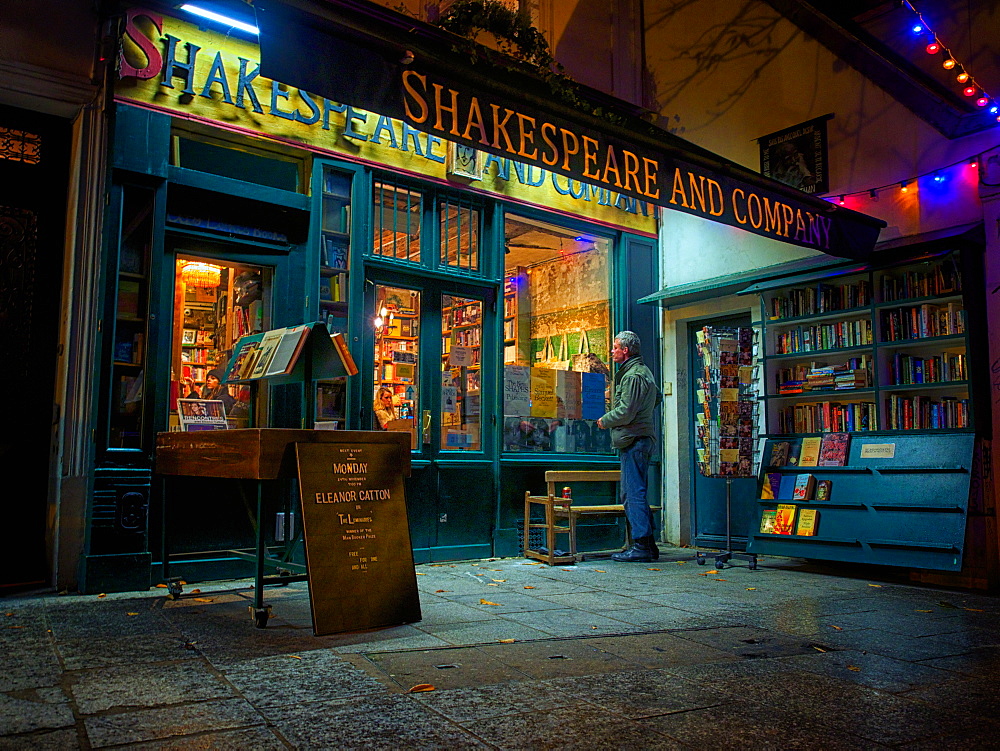 Shakespeare and Company bookstore, Paris, France, Europe