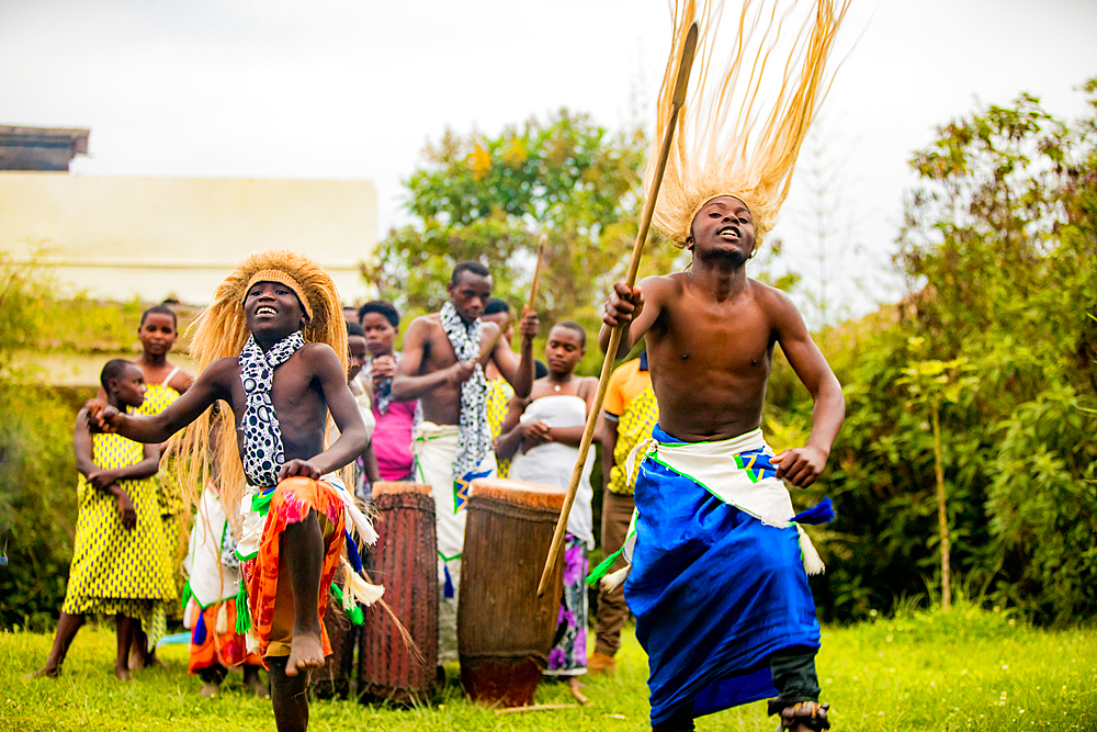 Dancers, Bwindi Impenetrable Forest National Park, Uganda, East Africa, Africa