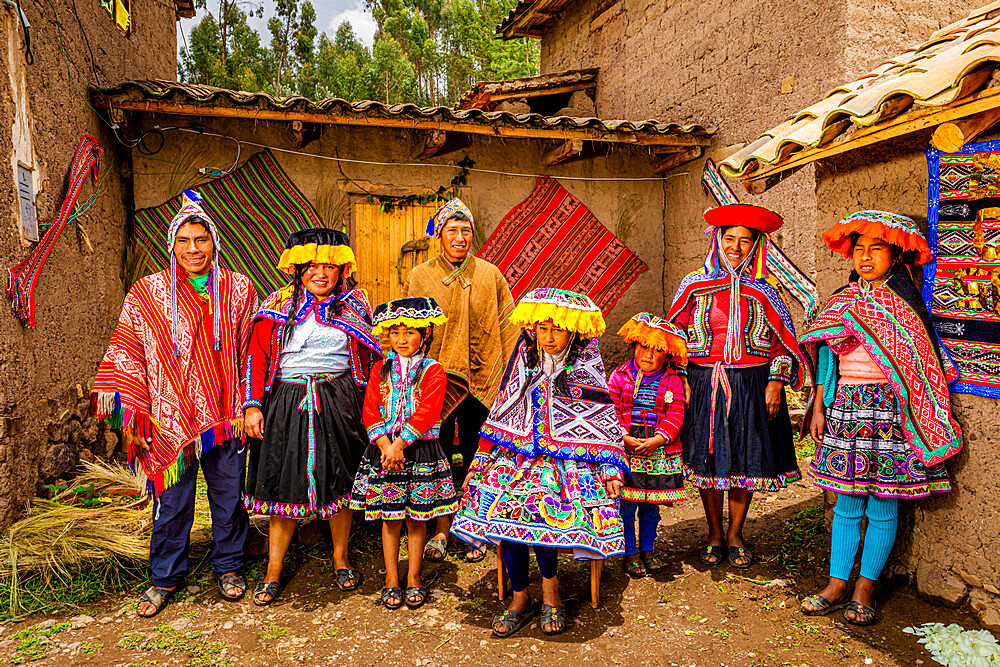 Quechua family of the president of the Amaru Community, Sacred Valley, Peru, South America