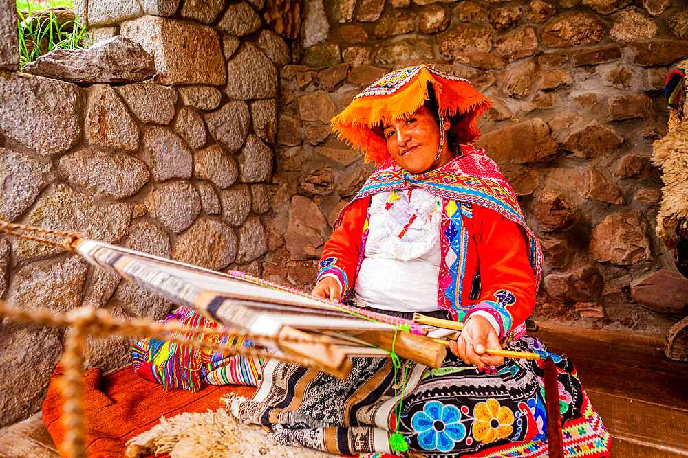 Quechua woman from the Accha Huata, Bombom, and Paucartambo communities, Sacred Valley, Peru, South America