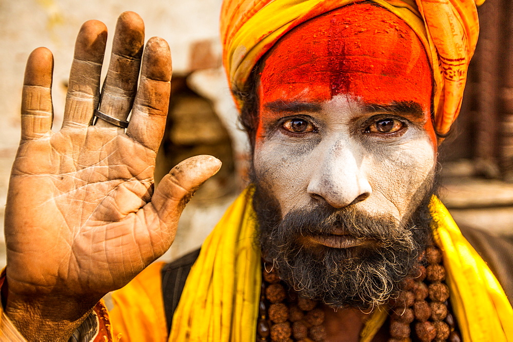 Hindu holy man at Pashupati Temple, Kathmandu, Nepal, Asia