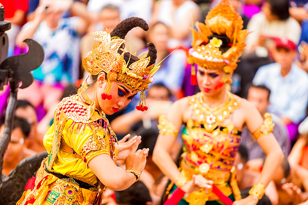 Kecak Dace in Ulu Wat Temple, Bali, Indonesia, Southeast Asia, Asia