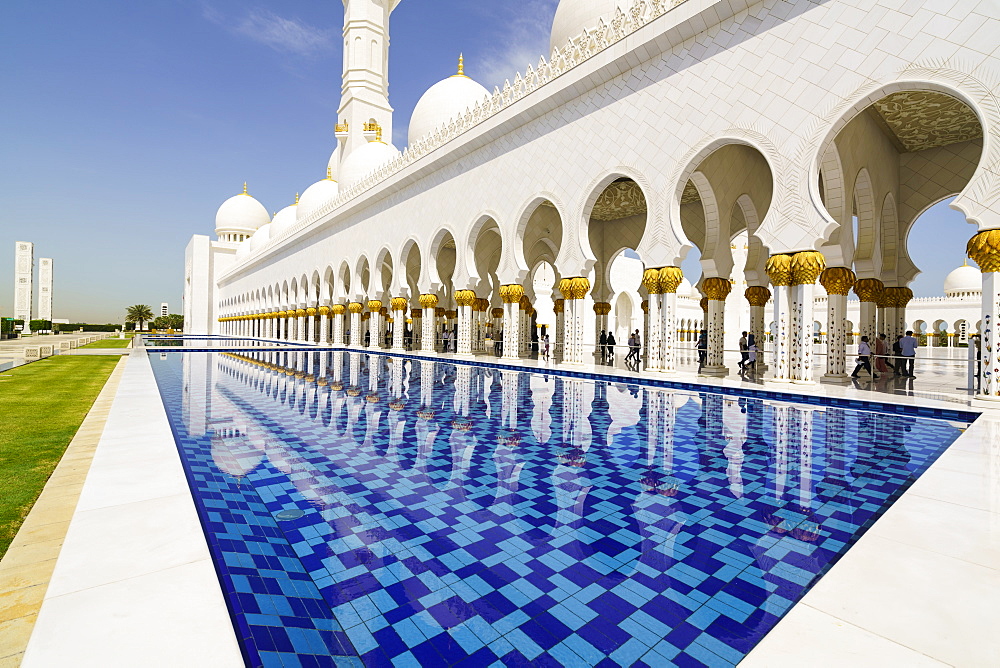 Sheikh Zayed Grand Mosque, Abu Dhabi, United Arab Emirates, Middle East