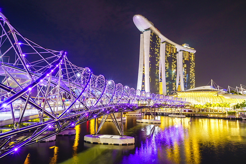 Helix Bridge leading to the Marina Bay Sands, Marina Bay, Singapore, Southeast Asia, Asia