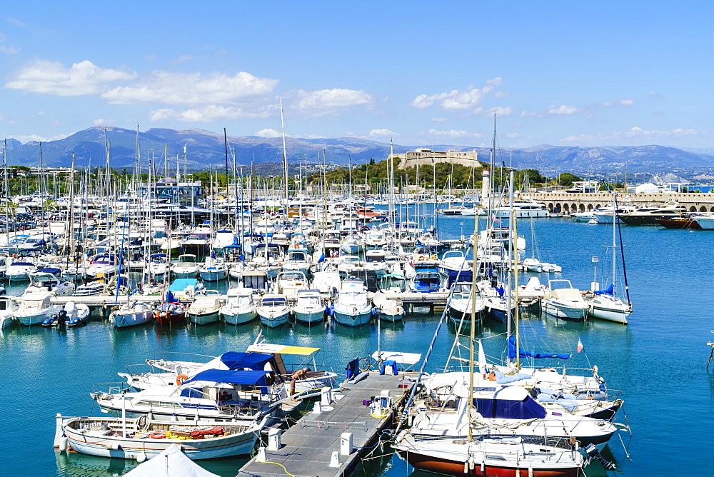 Le Fort Carre and harbour, Antibes, Alpes-Maritimes, Cote d'Azur, Provence, French Riviera, France, Mediterranean, Europe