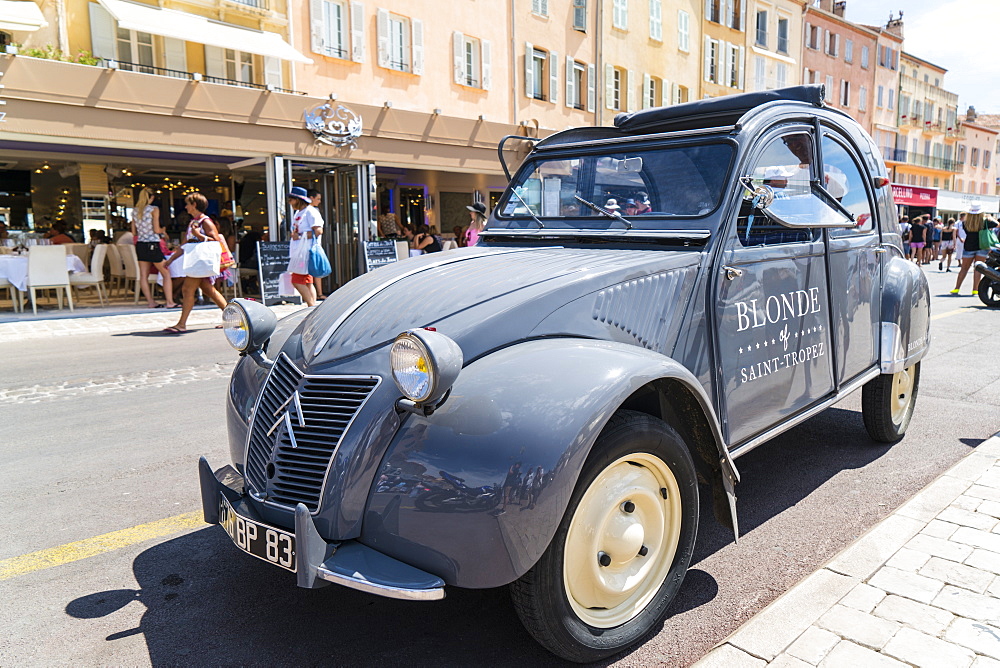 Old Citroen 2CV, Quay Jean Jaures, Saint Tropez, Var, Cote d'Azur, Provence, France, Europe