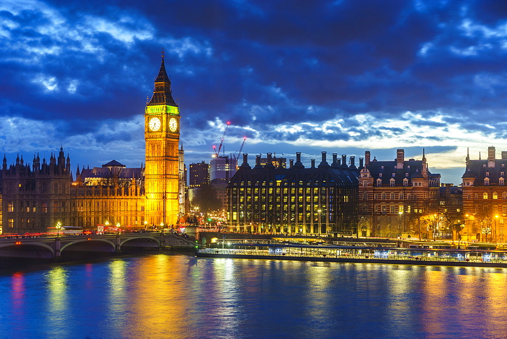 Big Ben (the Elizabeth Tower) and Westminster Bridge at dusk, London, England, United Kingdom, Europe