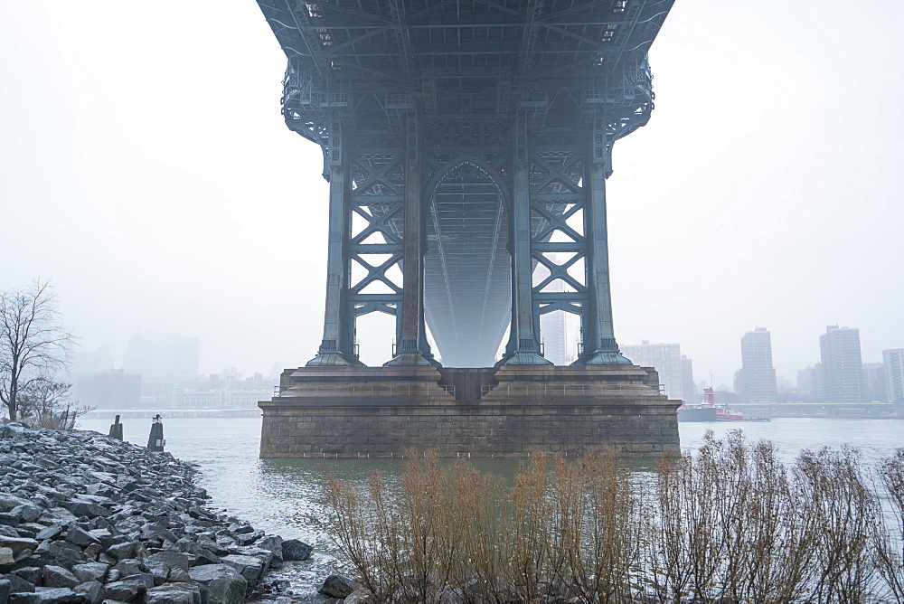 Manhattan Bridge on a cold foggy day, Brooklyn, New York City, United States of America, North America