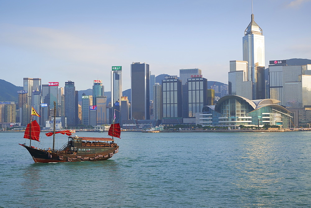 Traditional Chinese junk boat for tourists on Victoria Harbour, Hong Kong, China, Asia