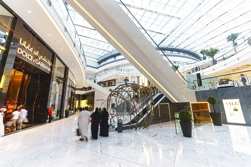 Fashion Avenue in Dubai Mall, the World's largest shopping mall, Dubai, United Arab Emirates, Middle East