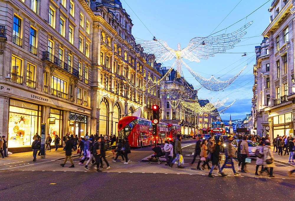 Christmas shoppers, Regent Street, London, England, United Kingdom, Europe