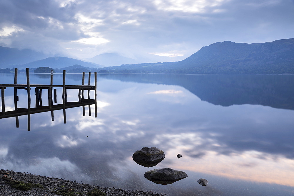 Brandlehow Bay, Borrowdale, Lake Derwent Water at daybreak, Lake District National Park, Cumbria, England, United Kingdom, Europe