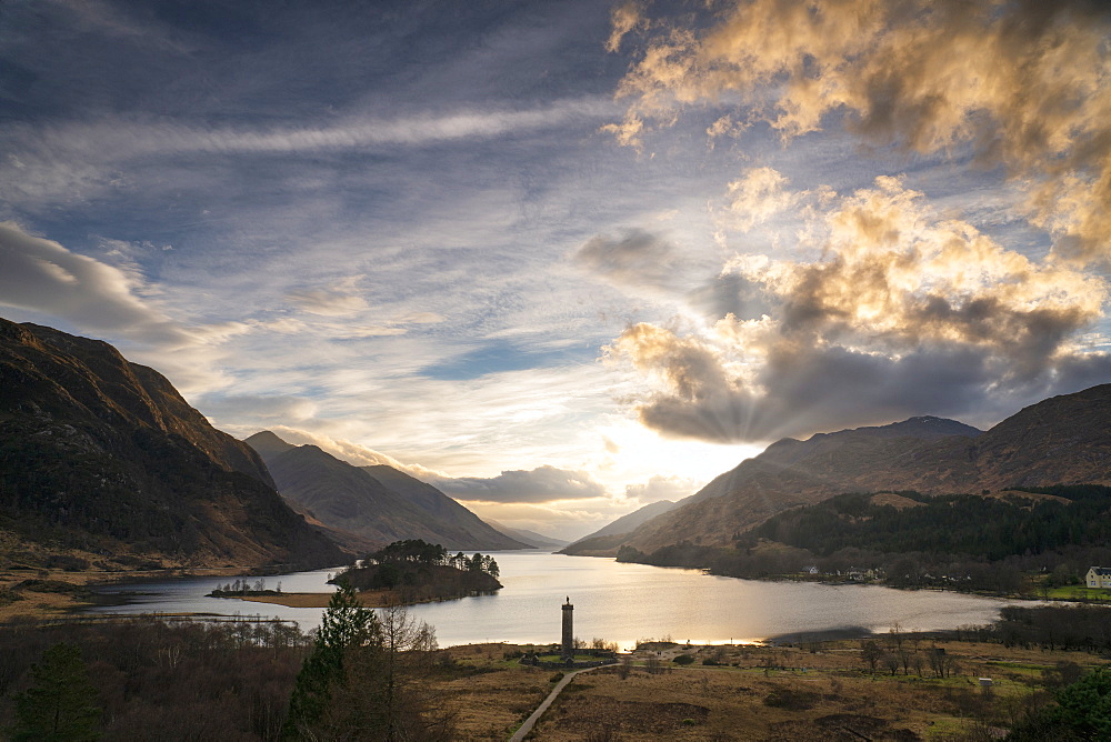 Loch Shiel and the Glenfinnan Monument, Highland Region, Scotland, United Kingdom, Europe