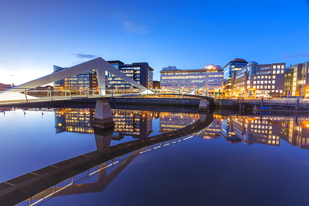 Tradeston Bridge, Squggily Bridge, International Financial Services District, Glasgow, Scotland, United Kingdom, Europe