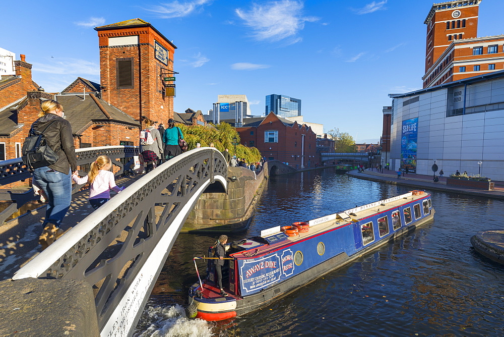 Canal boat, Birmingham Canal Old Line, Birmingham, England, United Kingdom, Europe