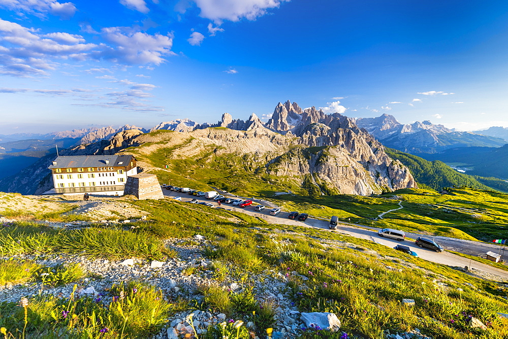 Rifugio Auronzo, Cadini mountain group (Cima Cadin), Dolomites, UNESCO World Heritage Site, Veneto, Italy, Europe