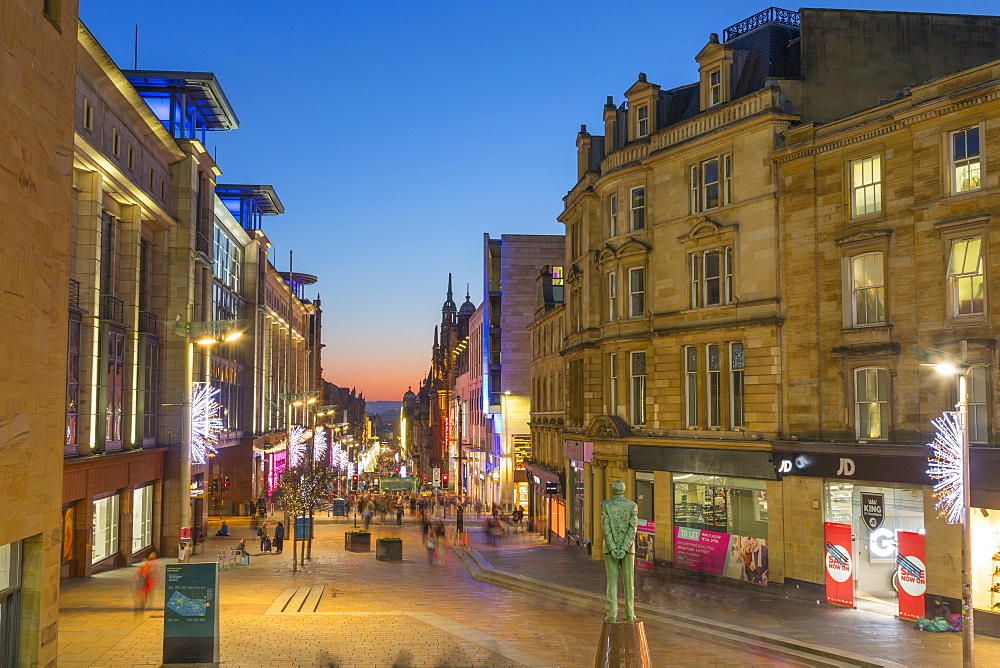 Buchanan Street at Christmas, City Centre, Statue of Donald Dewar, Glasgow, Scotland, United Kingdom, Europe