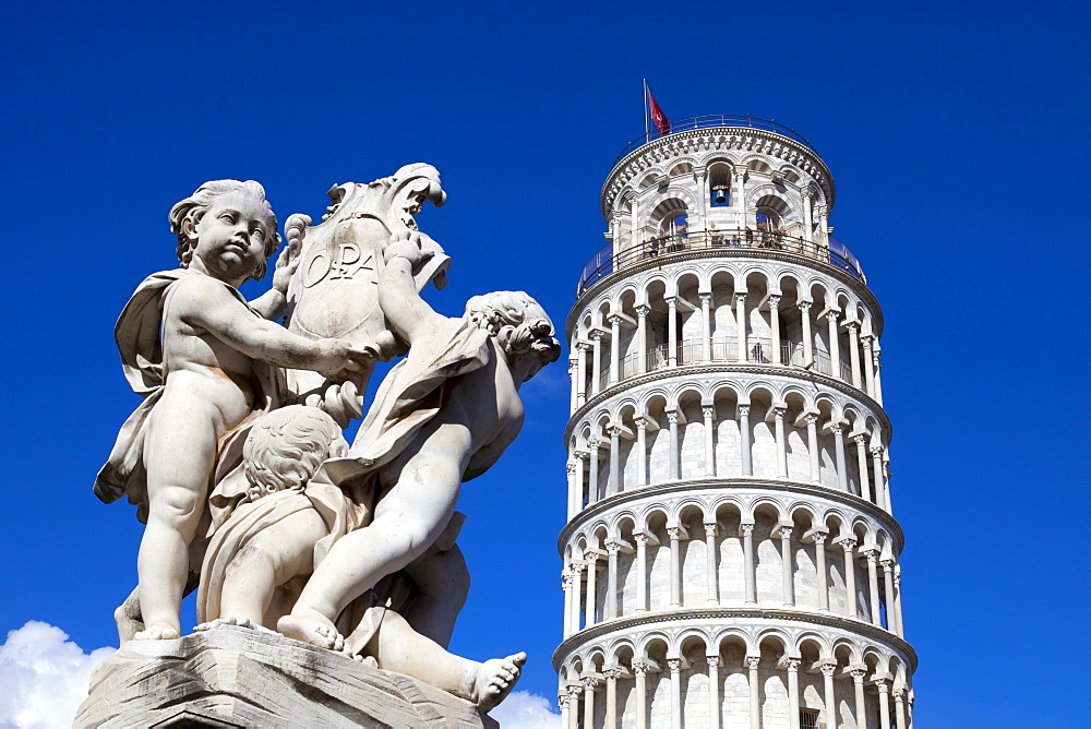 The Leaning Tower of Pisa, campanile or bell tower, Fontana dei Putti, Piazza del Duomo, UNESCO World Heritage Site, Pisa, Tuscany, Italy, Europe