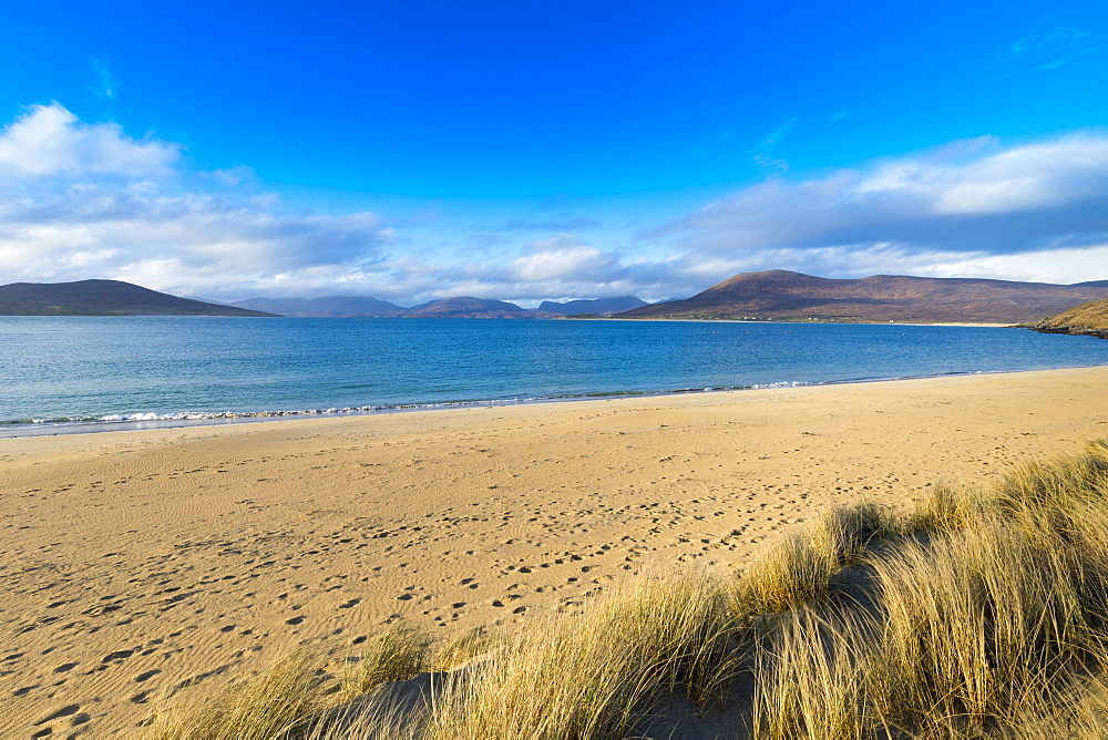 Horgabost beach, facing the island of Taransay, Isle of Harris, Outer Hebrides, Scotland, United Kingdom, Europe