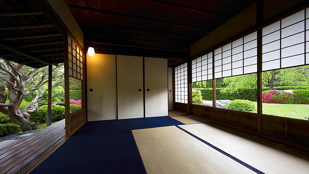 Tea room in Jonan-gu shrine gardens, Kyoto, Japan, Asia