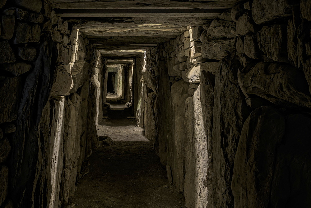 Knowth, UNESCO World Heritage Site, County Meath, Leinster, Republic of Ireland, Europe