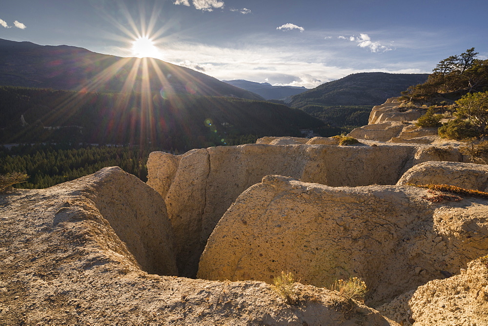 Hoodoo Trail near Fairmont Hotsprings in autumn, British Columbia, Canada, North America