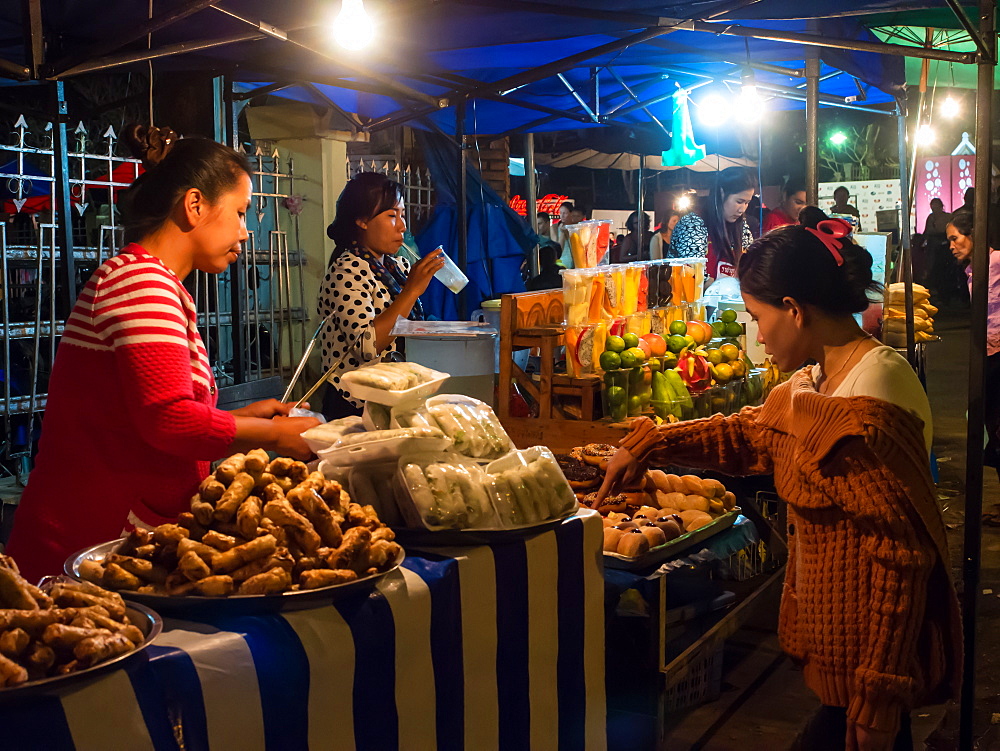 Night market food stalls, Luang Prabang, Laos, Indochina, Southeast Asia, Asia