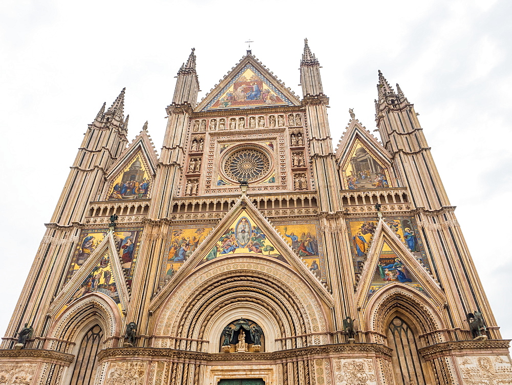 Orvieto Cathedral (Duomo) facade, Orvieto, Tuscany, Italy, Europe