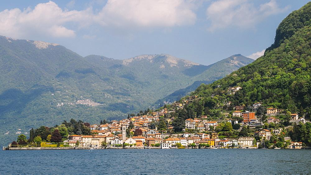 Beautiful Italian villas on waterfront of Lake Como, Lombardy, Italian Lakes, Italy, Europe