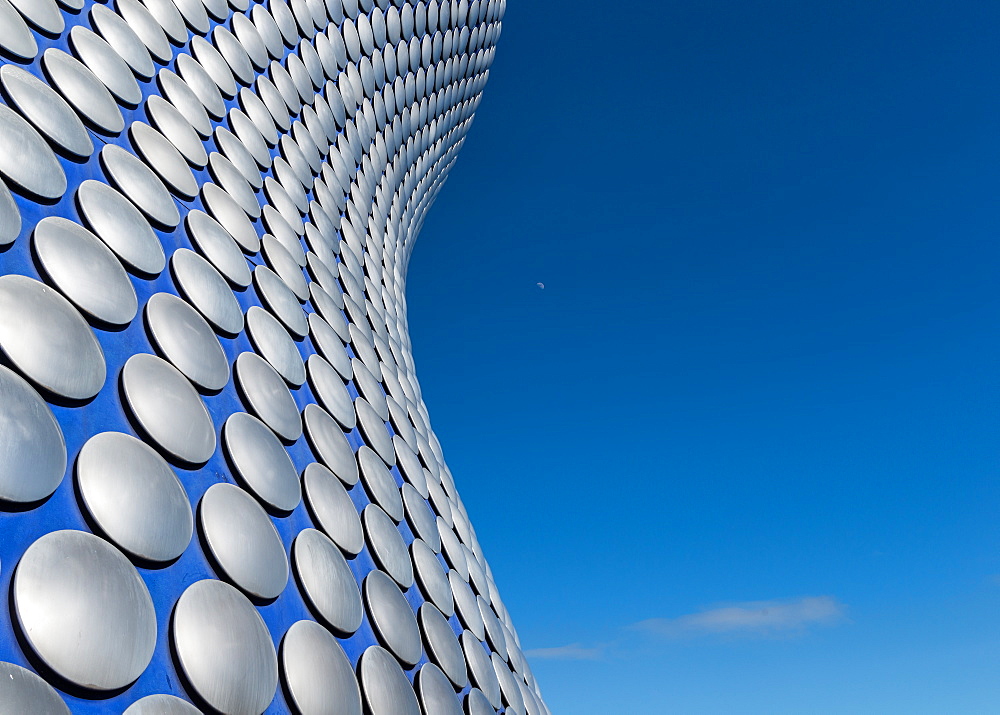 The Selfridges Building in the Bullring, covered in 15000 shiny aluminium discs, Birmingham, England, United Kingdom, Europe