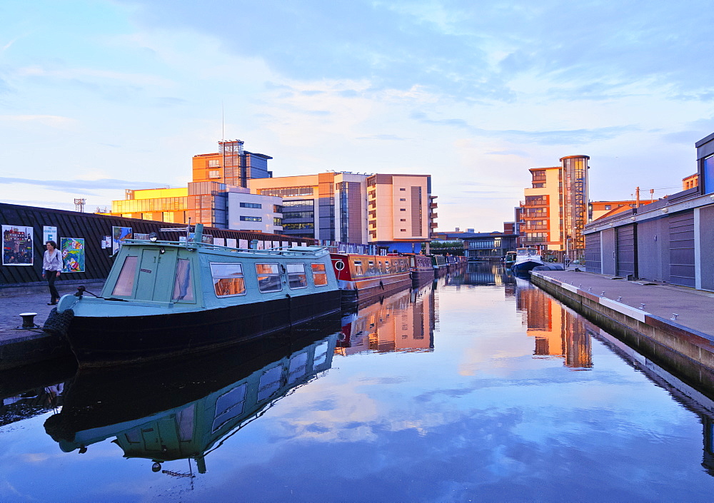 Edinburgh Quay and the Lochrin Basin, boats on The Union Canal, Edinburgh, Lothian, Scotland, United Kingdom, Europe