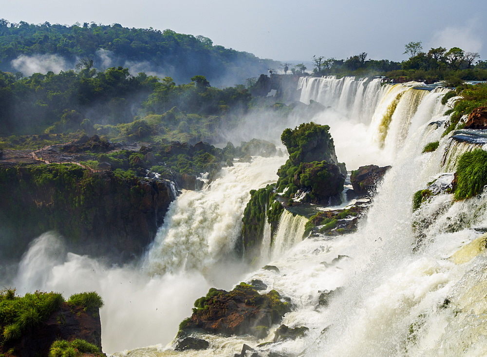 View of the Iguazu Falls, UNESCO World Heritage Site, Puerto Iguazu, Misiones, Argentina, South America