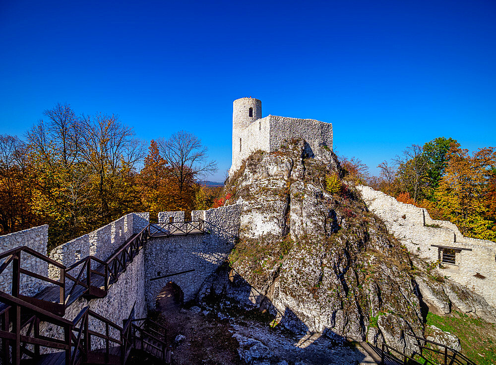 Pilcza Castle Ruins, Smolen, Trail of the Eagles' Nests, Krakow-Czestochowa Upland (Polish Jura), Silesian Voivodeship, Poland, Europe