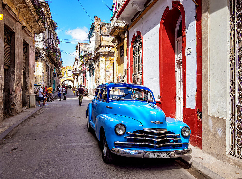 Vintage car in the street of La Habana Vieja, Havana, La Habana Province, Cuba, West Indies, Caribbean, Central America