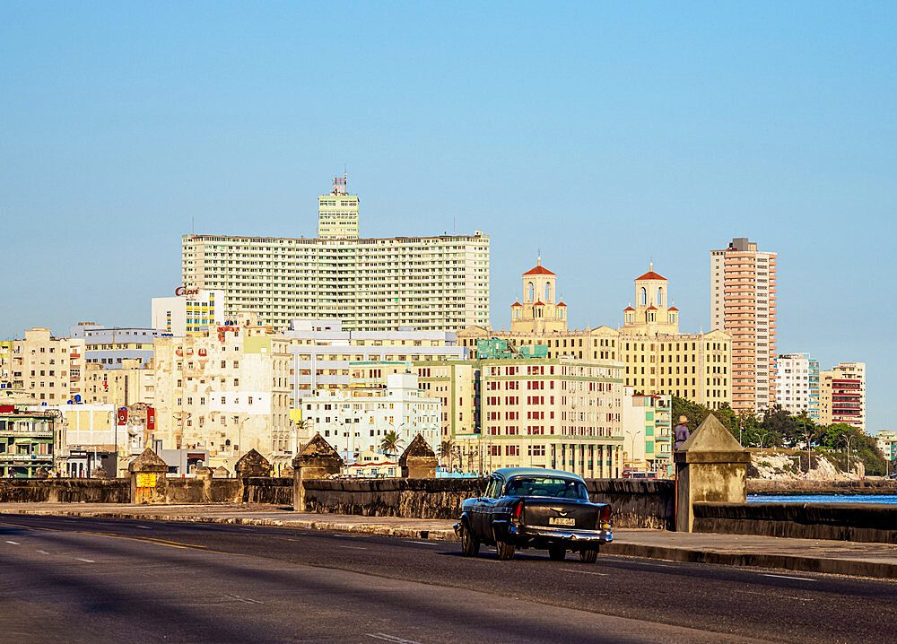 El Malecon, Havana, La Habana Province, Cuba, West Indies, Caribbean, Central America